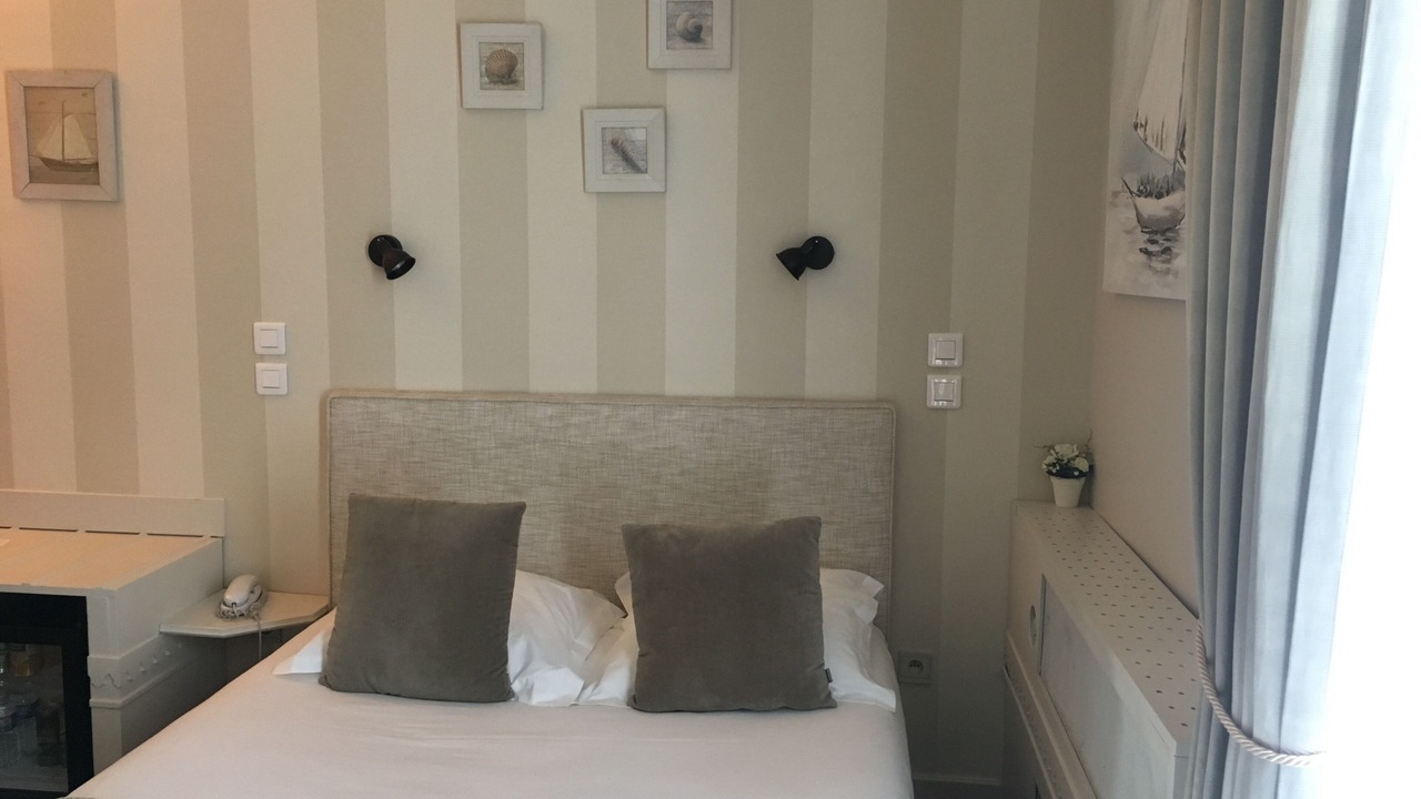 Photo of Bedroom in Beaux Arts-Boutonnet