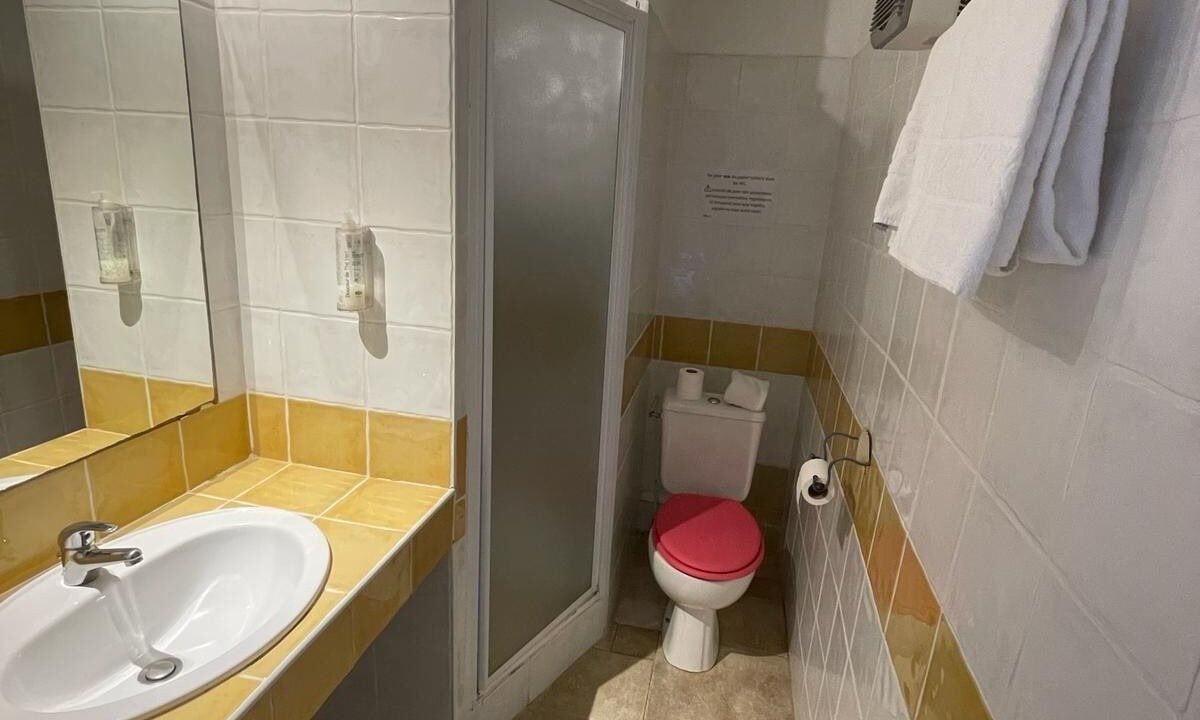 Photo of Bathroom in Corbes