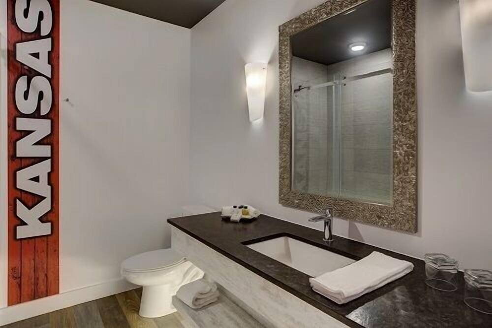 Photo of Bathroom in Saint-Victor