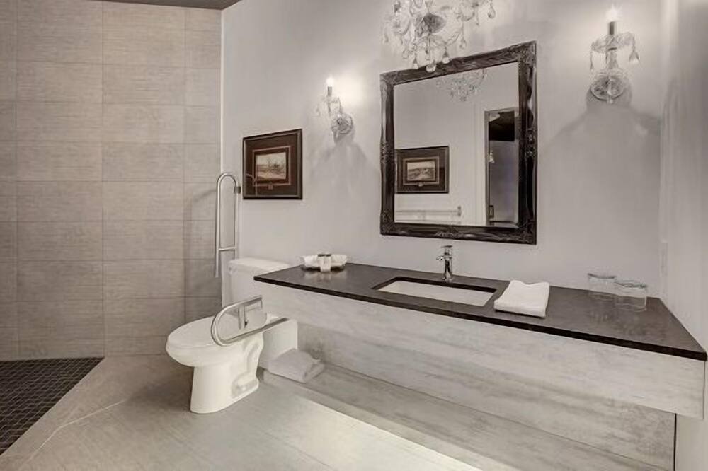 Photo of Bathroom in Saint-Victor