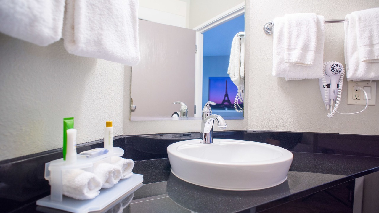 Photo of Bathroom in St. Robert