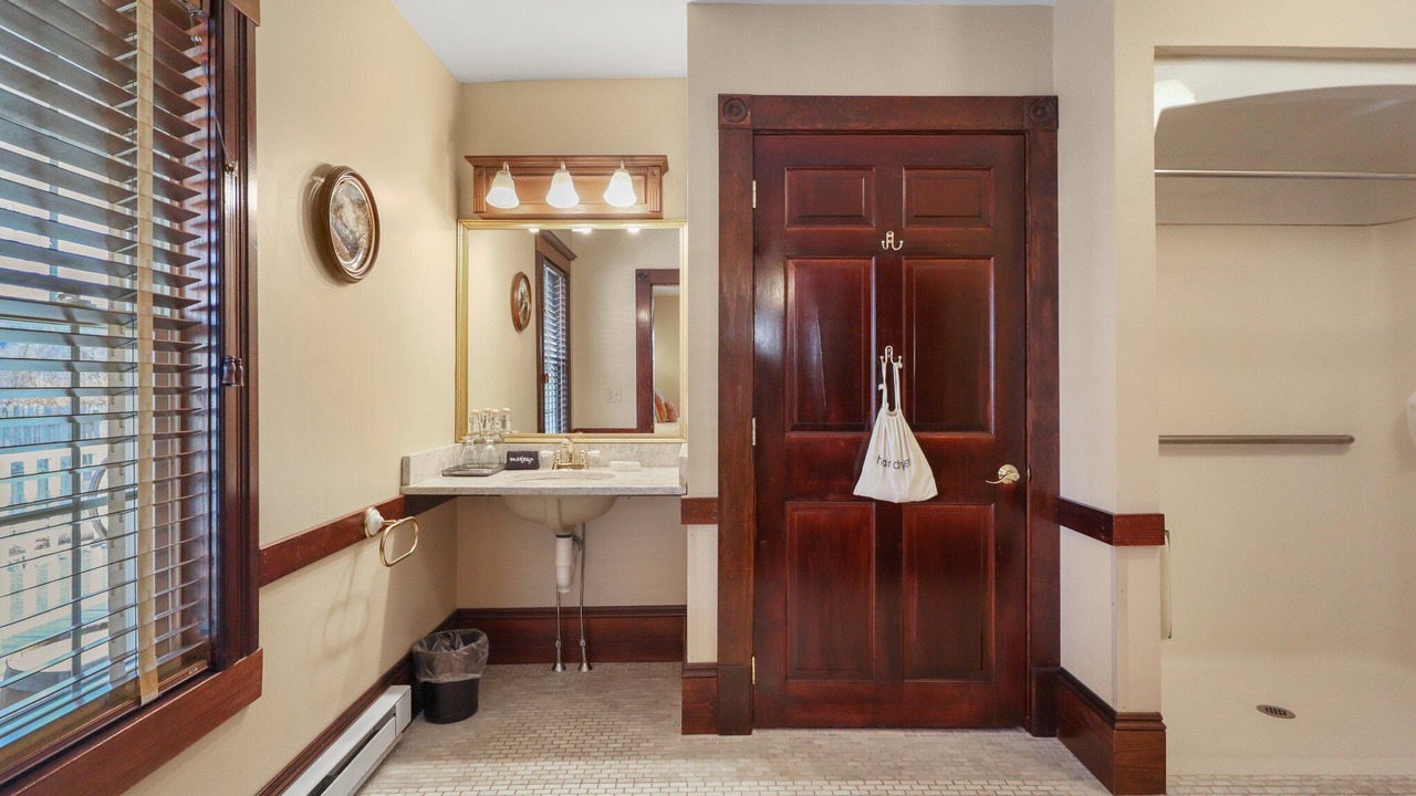 Photo of Bathroom in Palmer