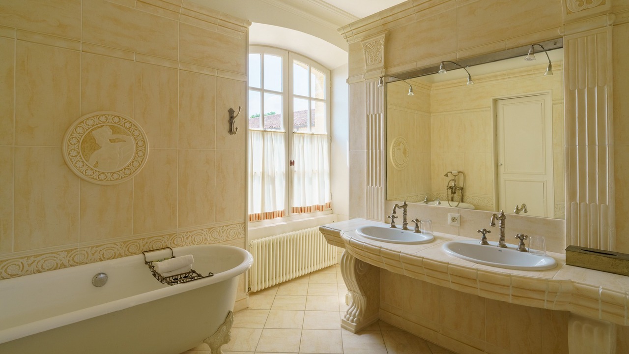 Photo of Bathroom in Margaux