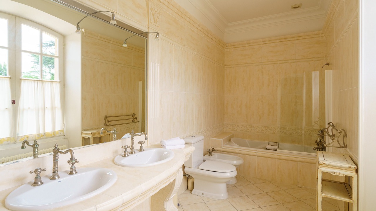 Photo of Bathroom in Margaux