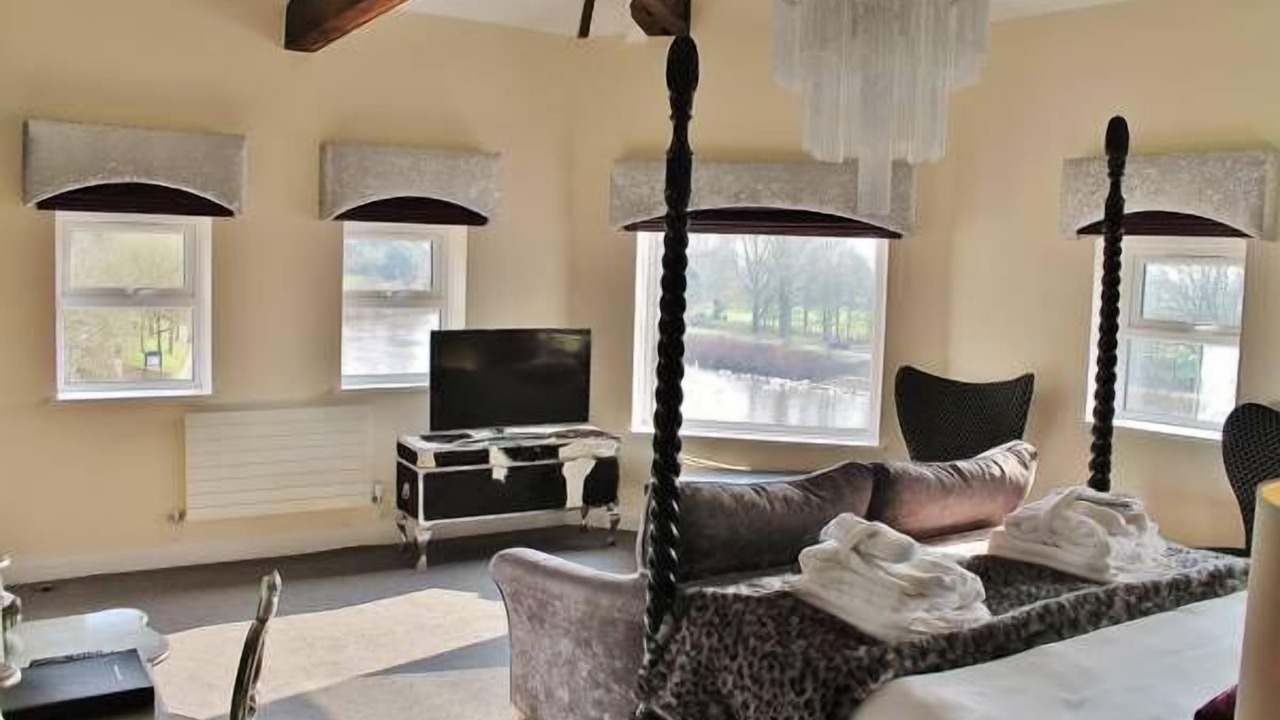 Photo of Livingroom in Worcester