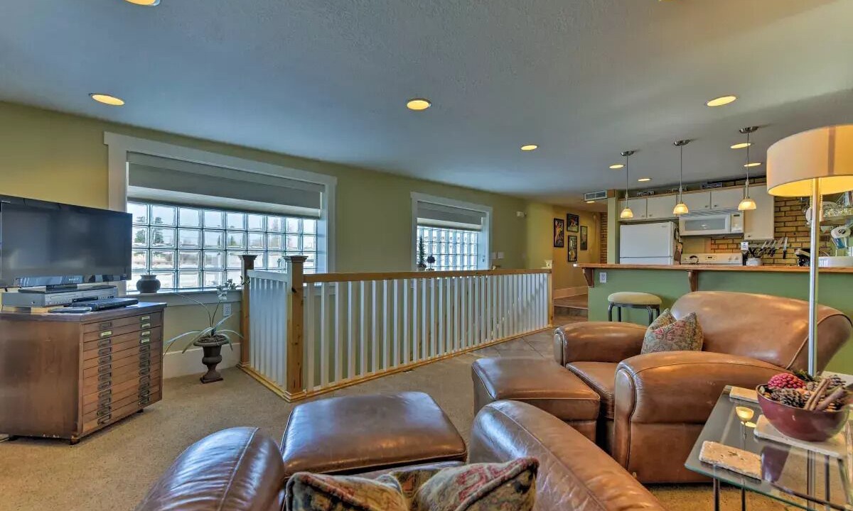 Photo of Others in Logan