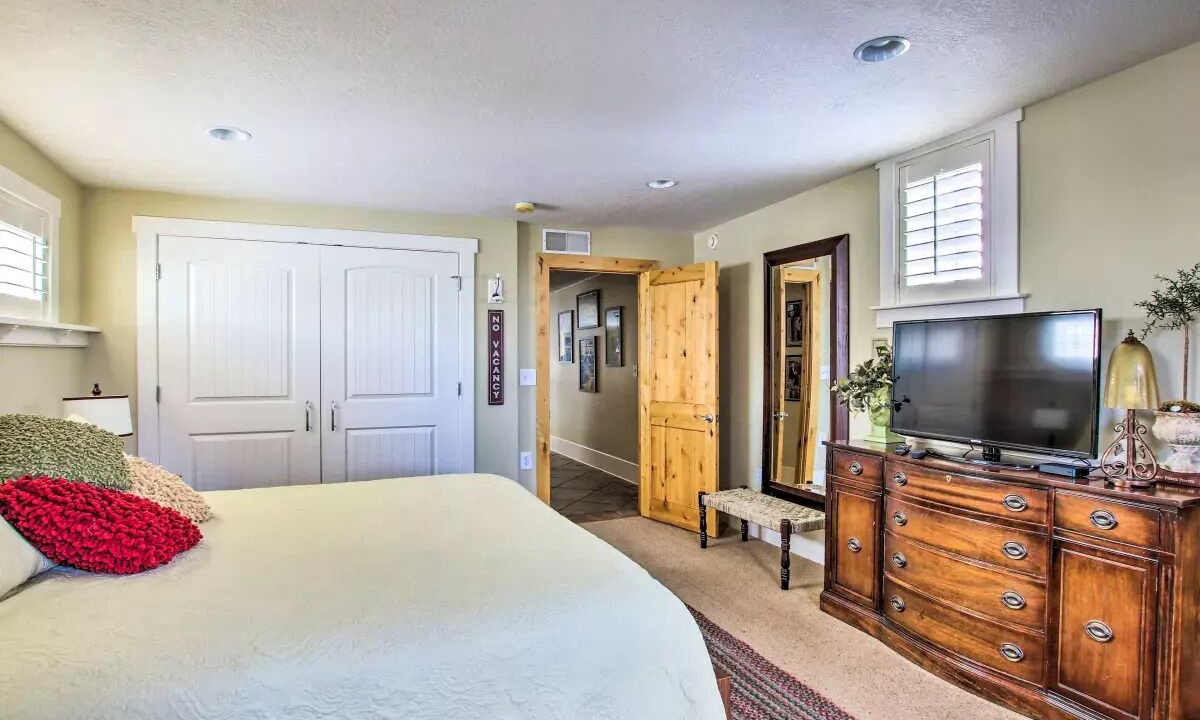 Photo of Bedroom in Logan
