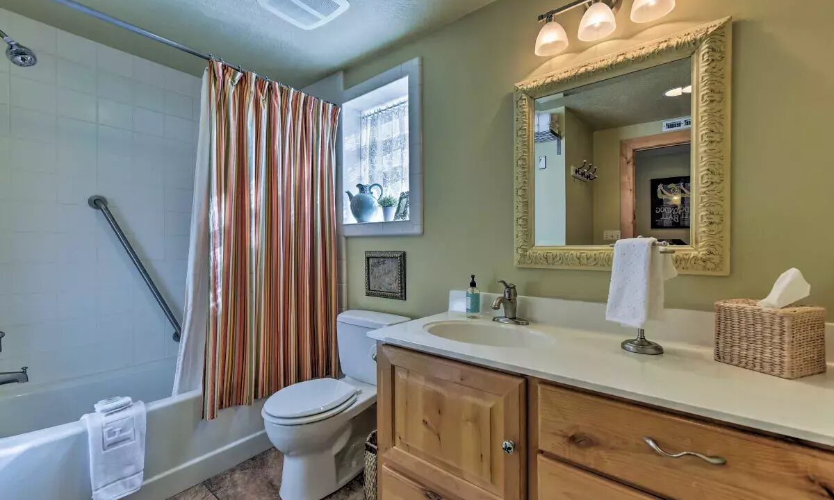 Photo of Others in Logan