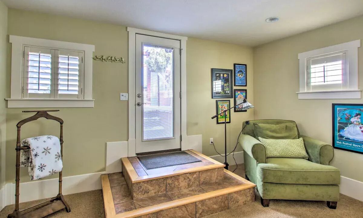 Photo of Others in Logan