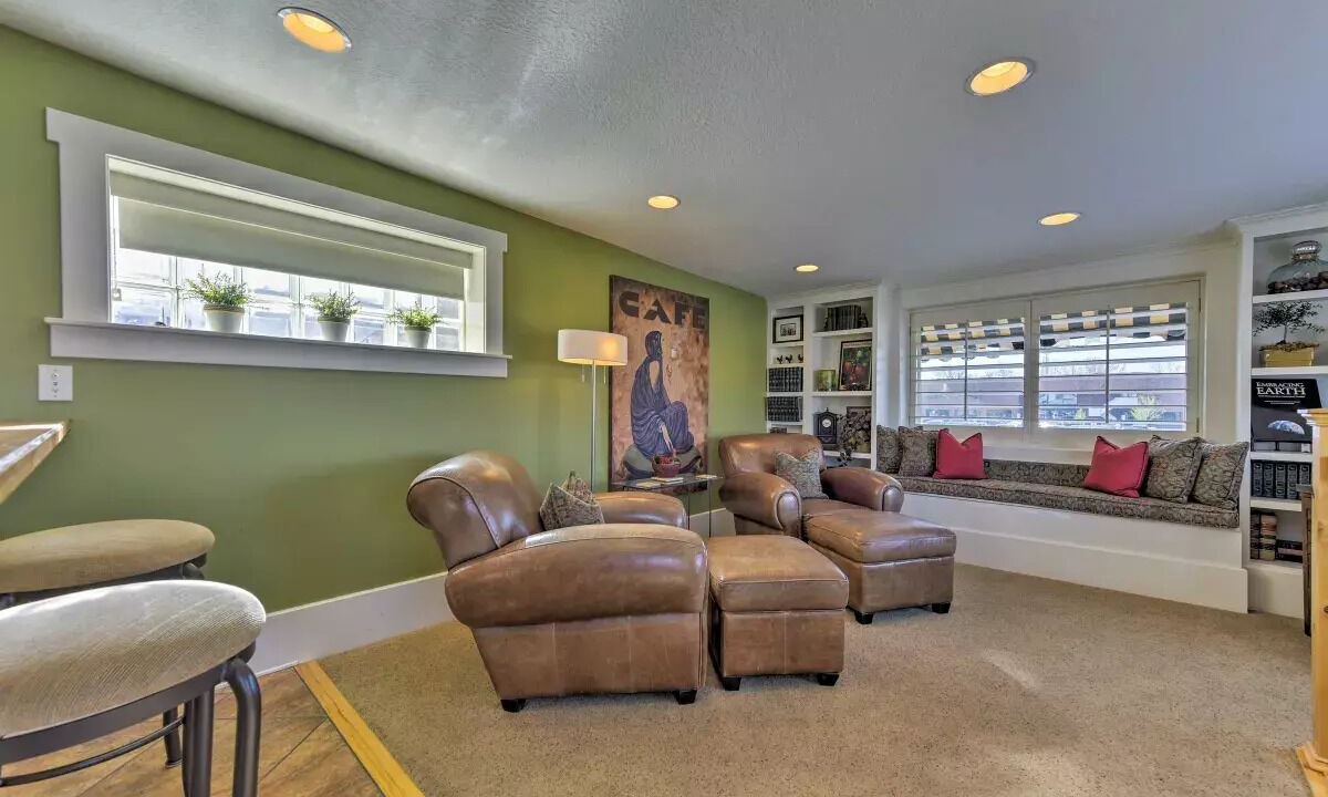 Photo of Others in Logan