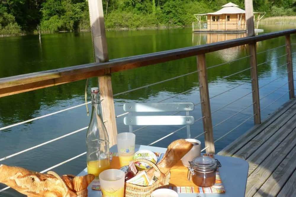 Photo of Patio Balcony in Louverne
