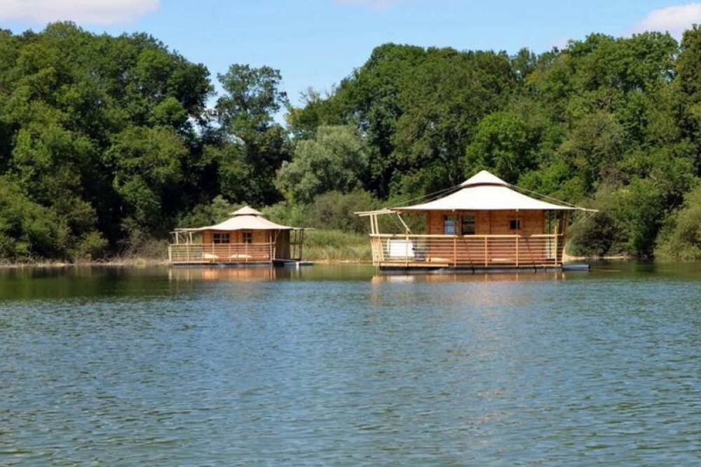 Photo of Bedroom in Louverne