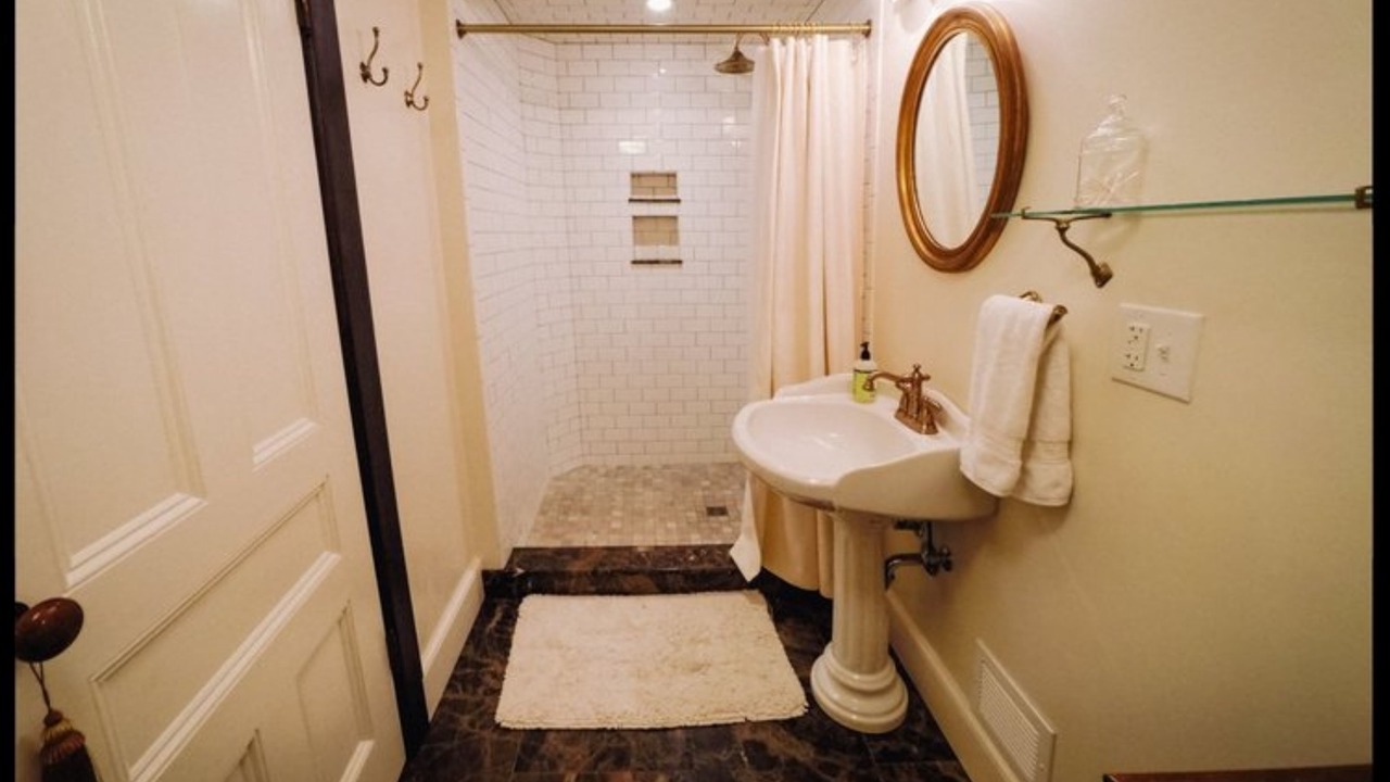 Photo of Others in Burdett