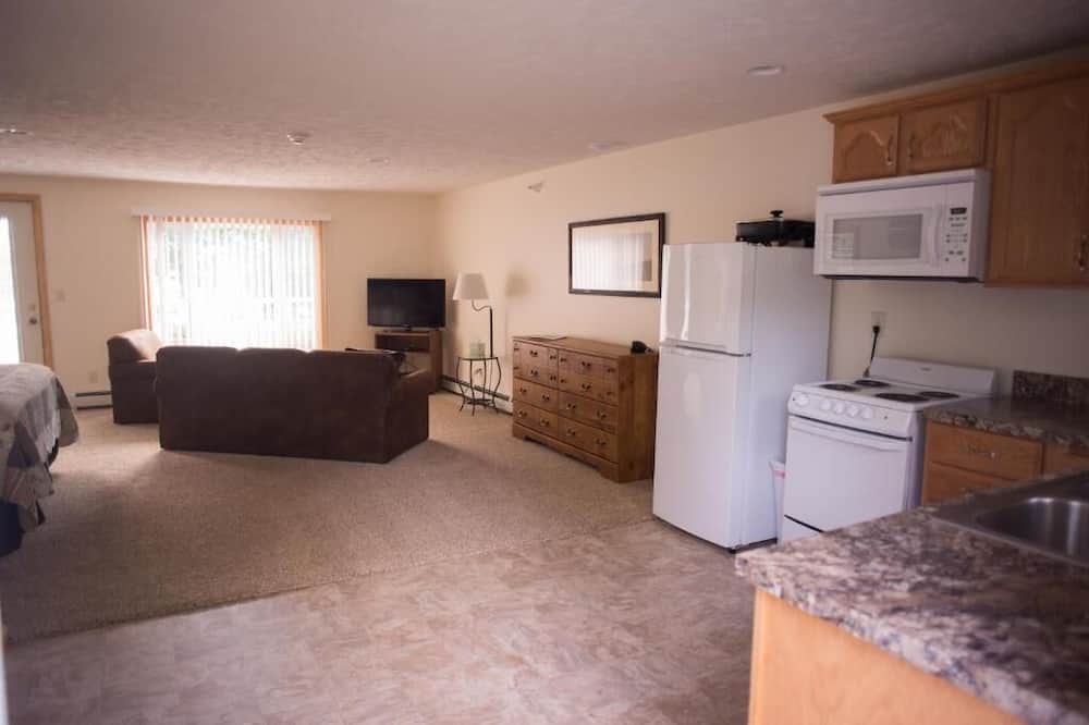 Photo of Livingroom in Suttons Bay