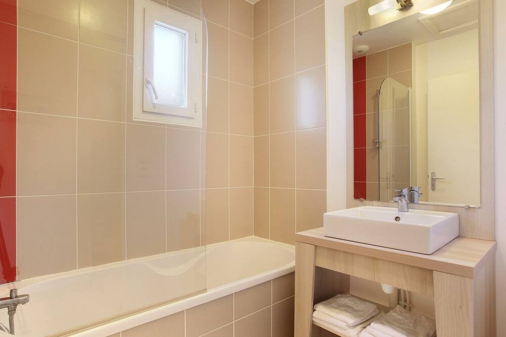 Photo of Bathroom in Aigues-Mortes