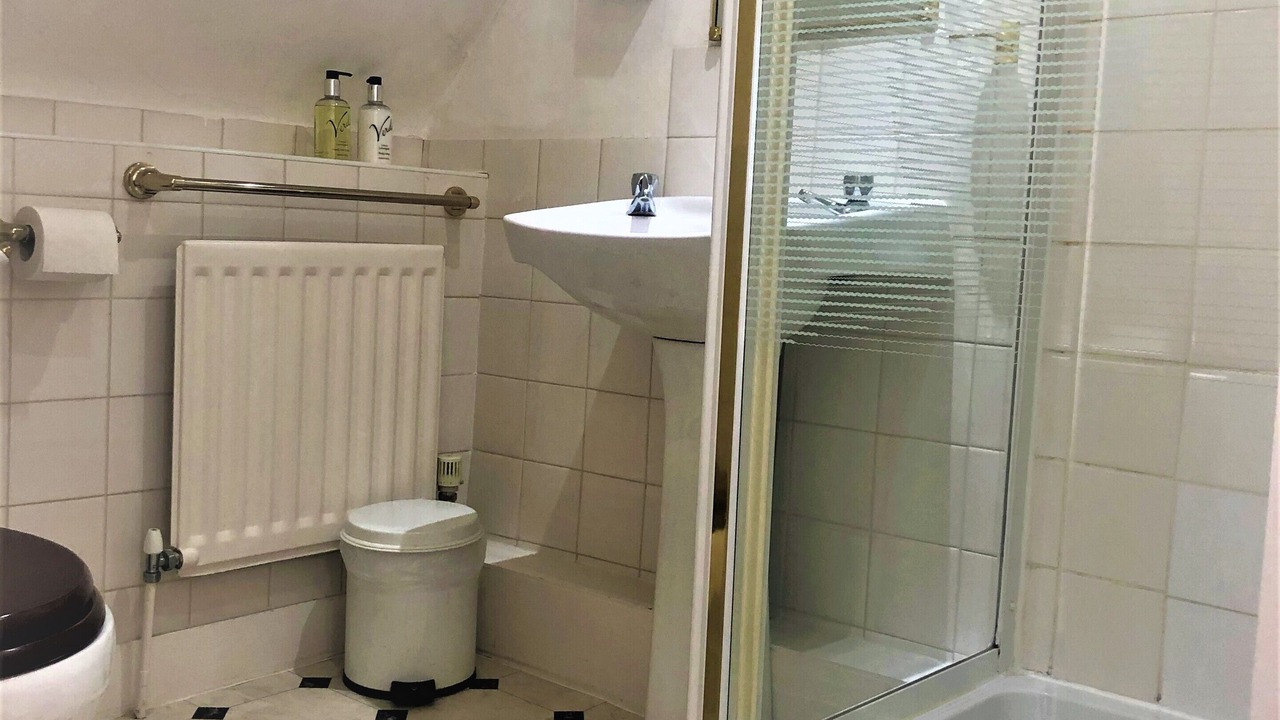 Photo of Bathroom in Hook