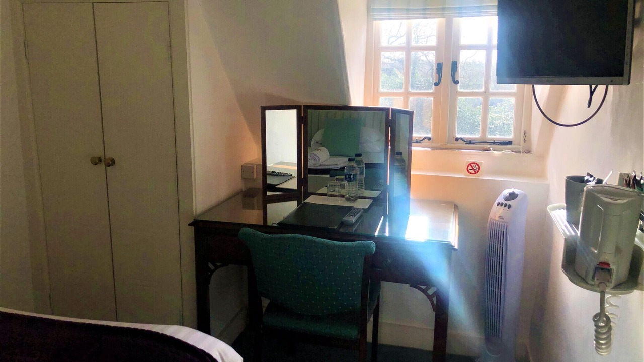 Photo of Bedroom in Hook