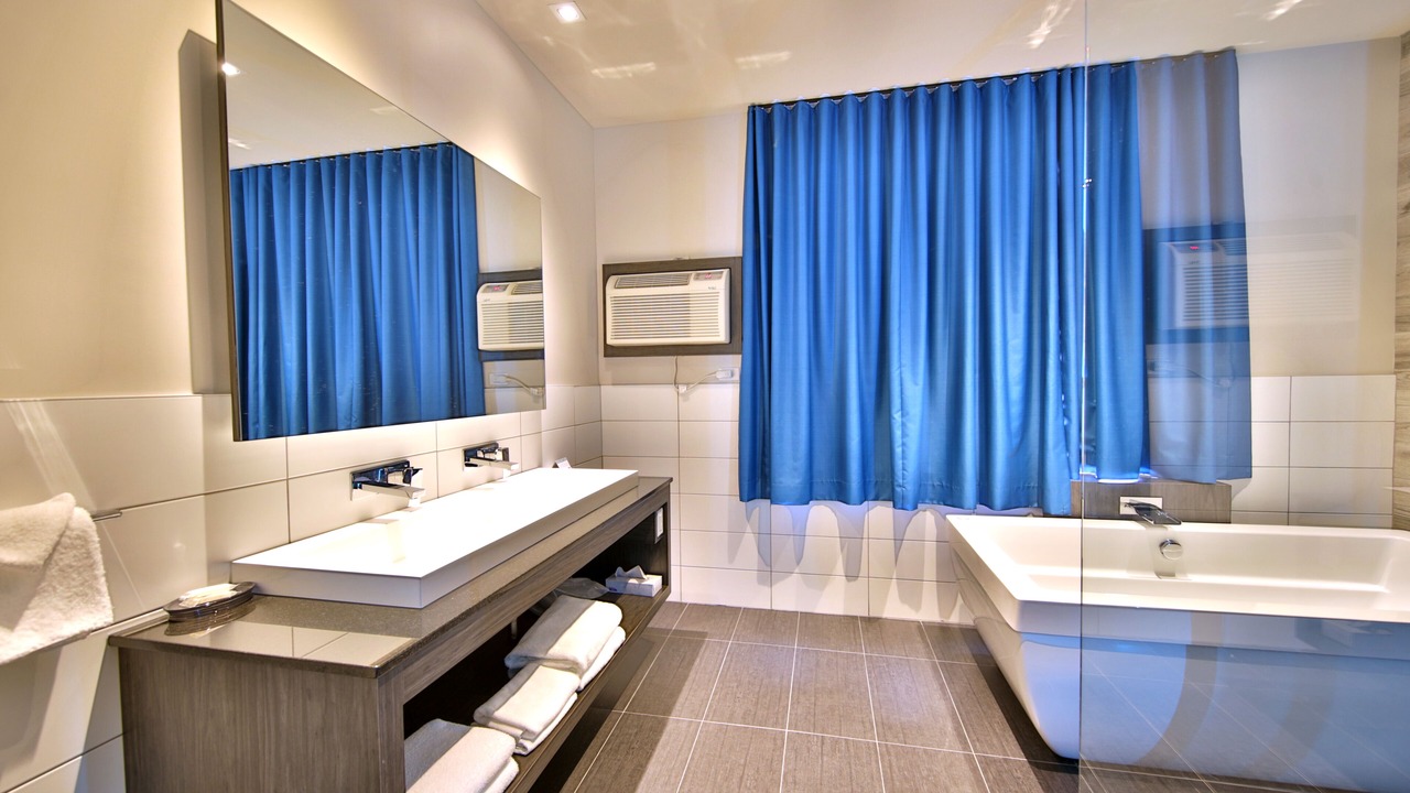 Photo of Bathroom in Laval
