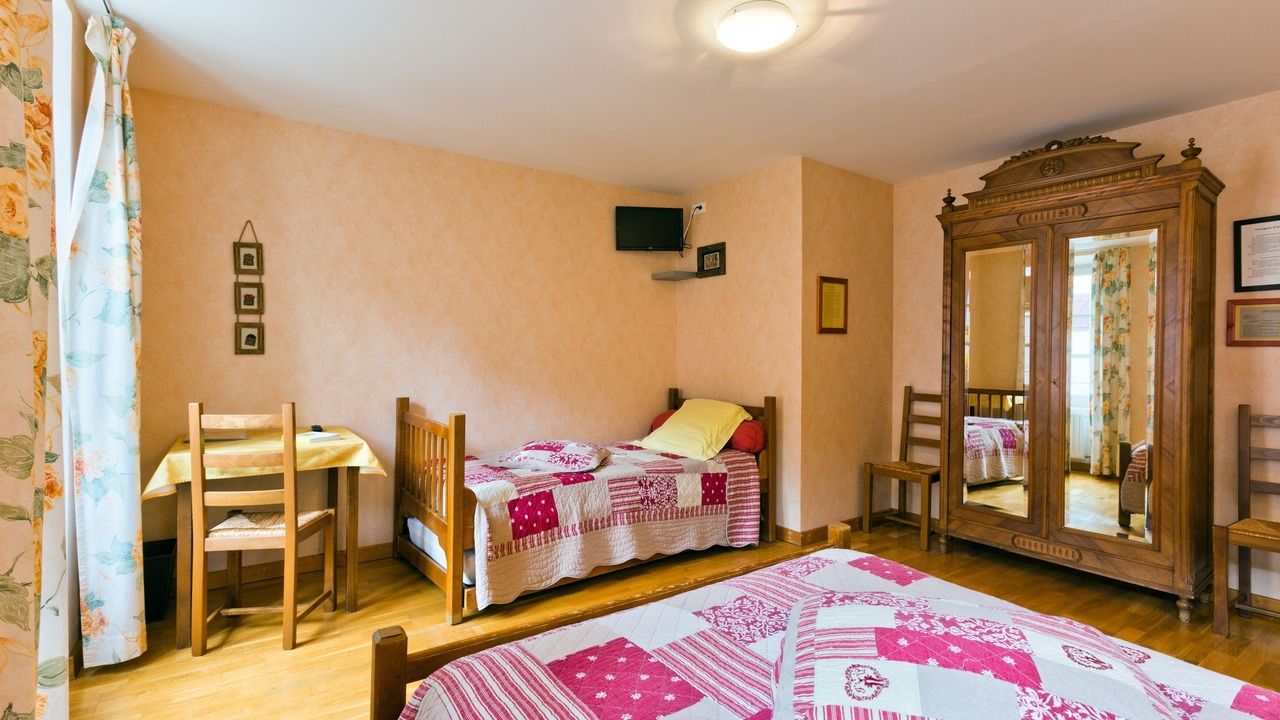 Photo of Others in Usson