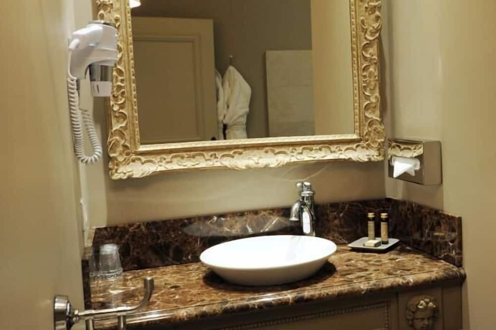 Photo of Bathroom in Besancon Old Town