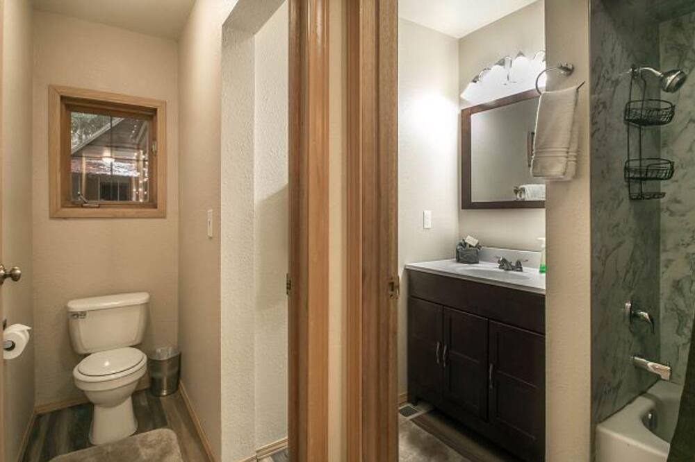 Photo of Bathroom in Leavenworth