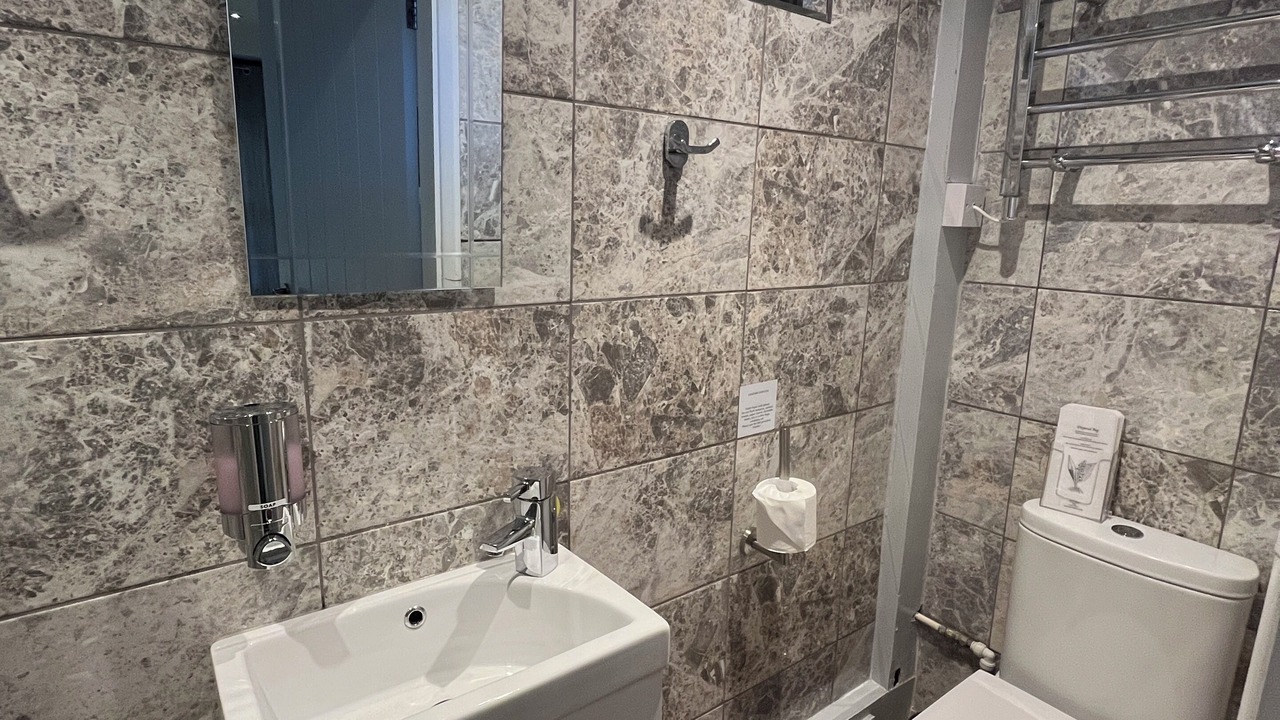 Photo of Bathroom in Ibstock