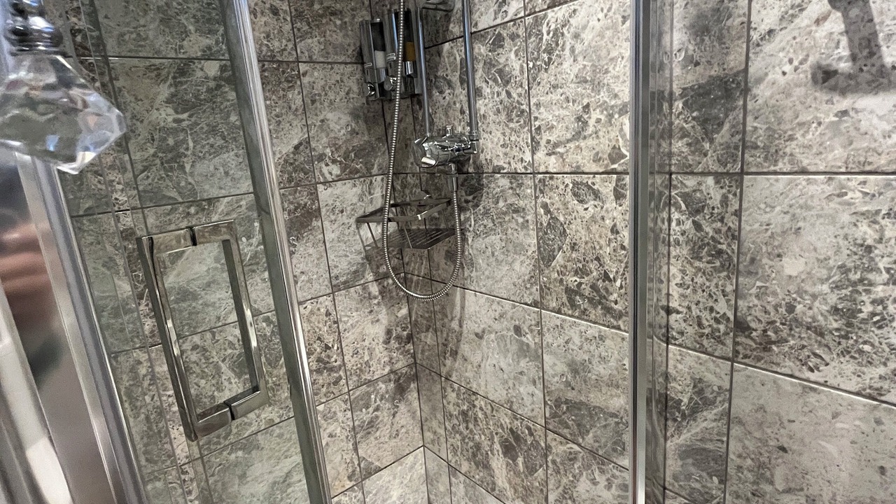 Photo of Bathroom in Ibstock