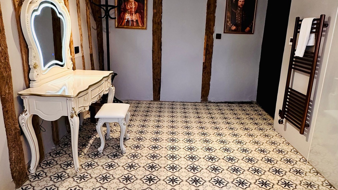 Photo of Bathroom in Colnbrook