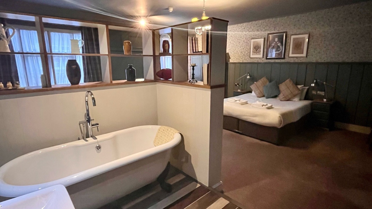 Photo of Bedroom in Colnbrook