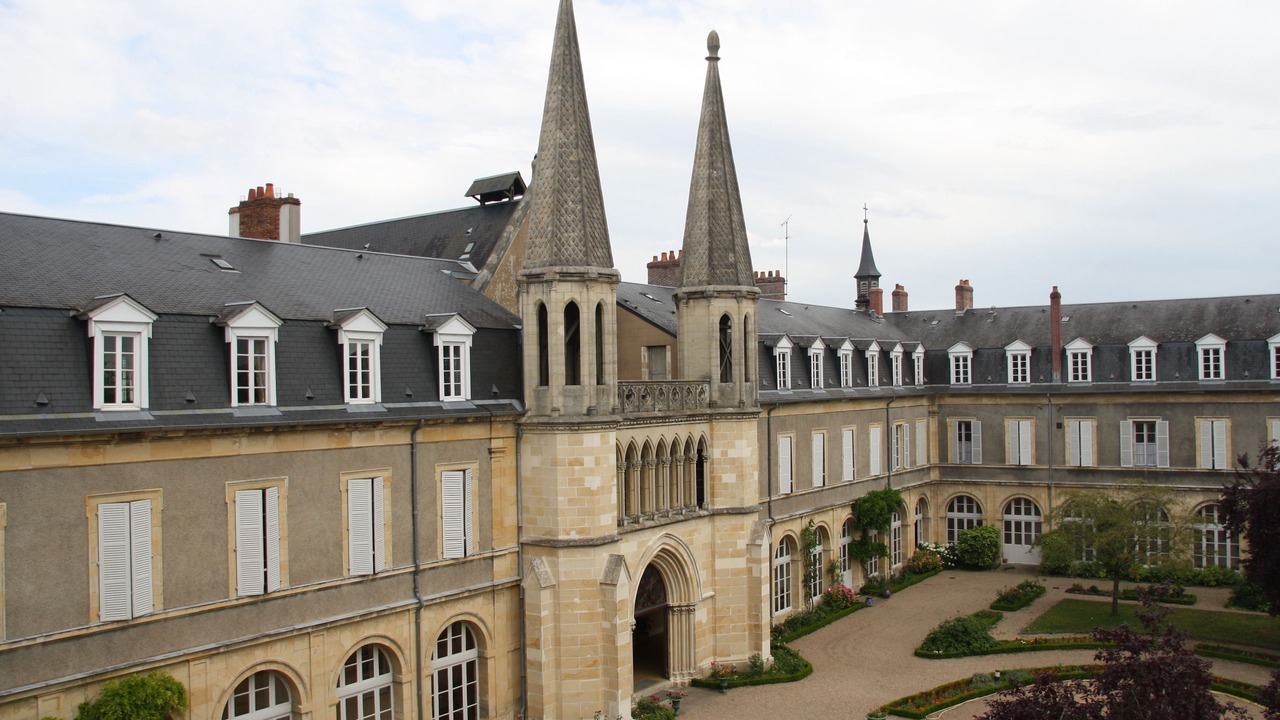 Photo of Bedroom in Nevers