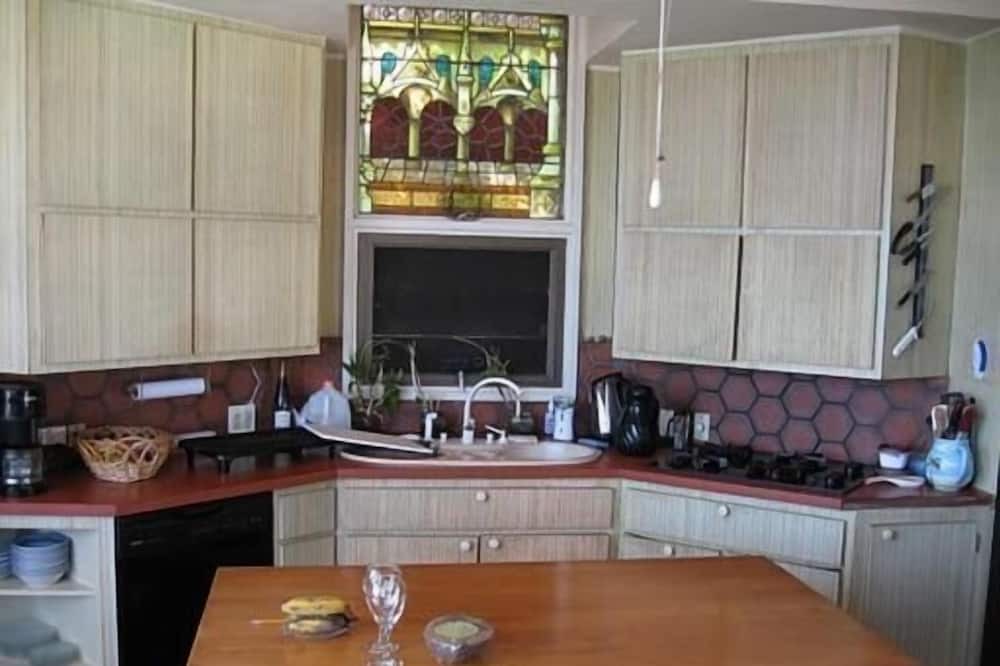 Photo of Kitchen in Long Beach Estates