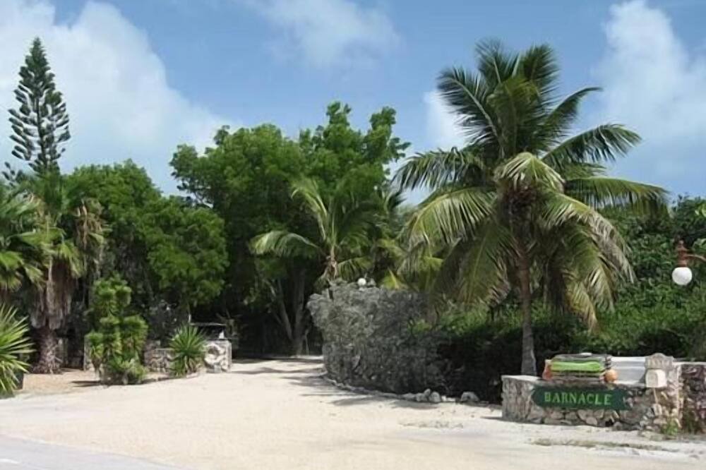 Photo of Outdoor in Long Beach Estates