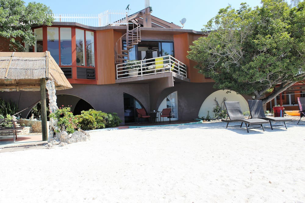Photo of Bedroom in Long Beach Estates