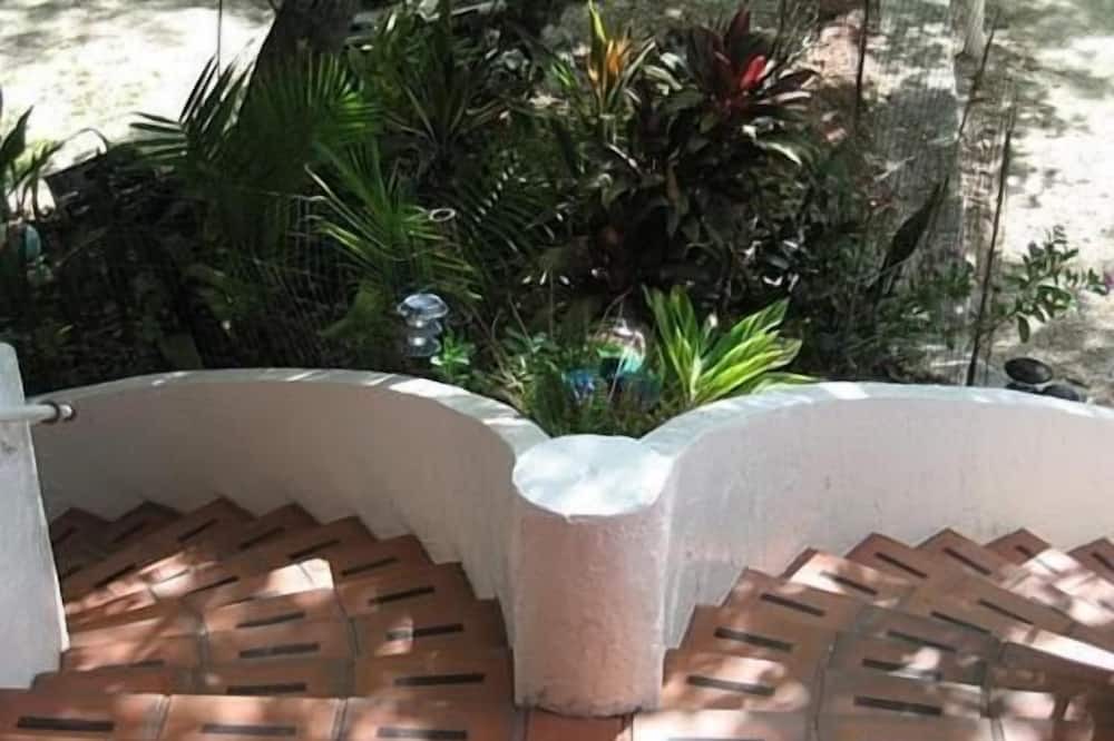 Photo of Patio Balcony in Long Beach Estates