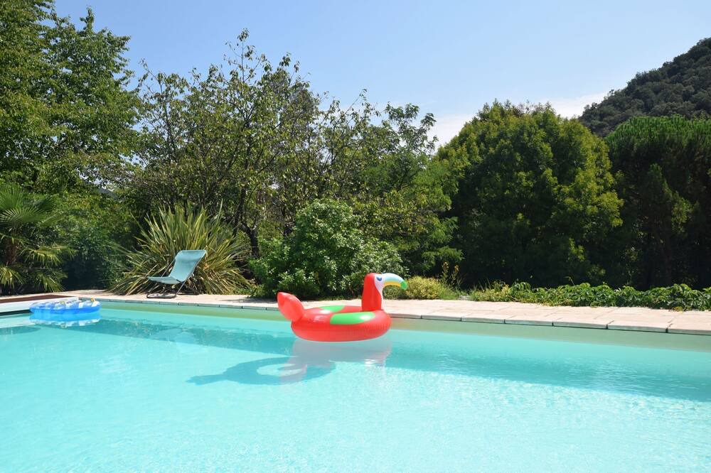 Photo of Outdoor in Pont-de-Labeaume