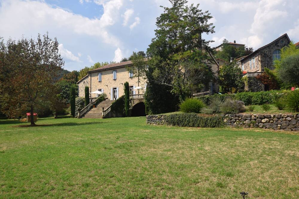 Photo of Outdoor in Pont-de-Labeaume