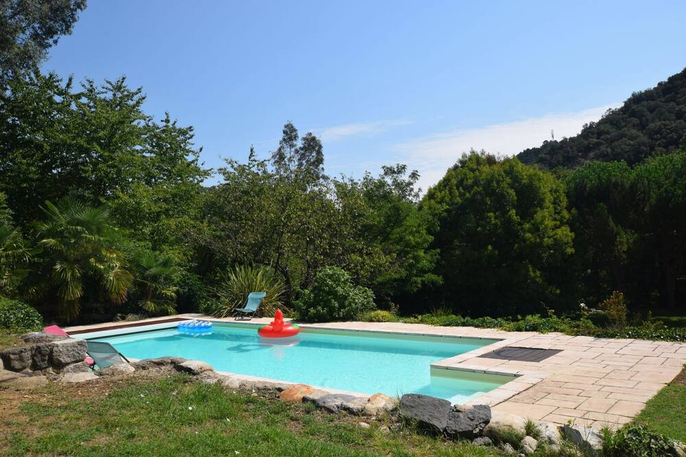 Photo of Outdoor in Pont-de-Labeaume