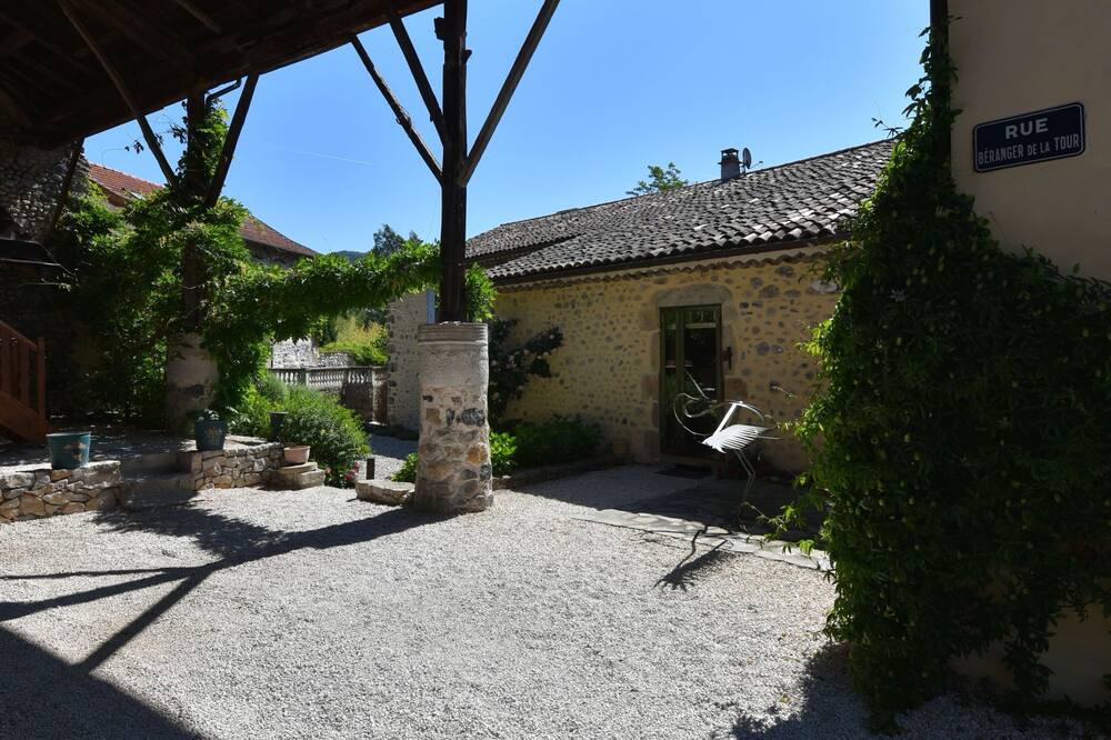 Photo of Outdoor in Pont-de-Labeaume