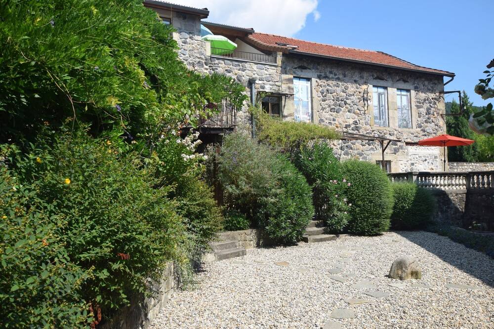 Photo of Patio Balcony in Pont-de-Labeaume