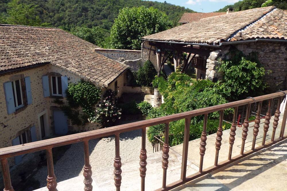 Photo of Patio Balcony in Pont-de-Labeaume