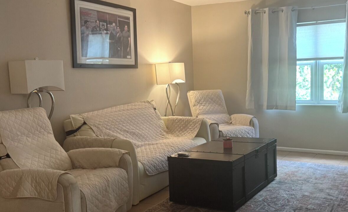 Photo of Livingroom in Columbiad Plaza