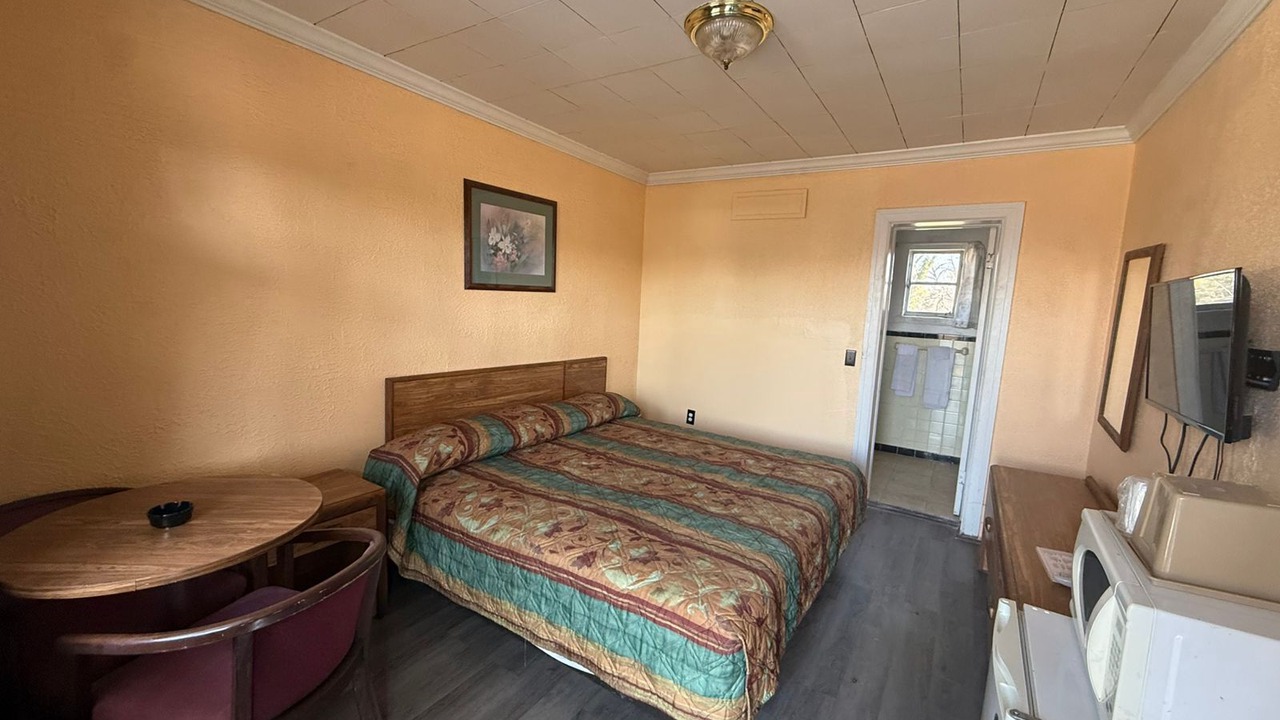 Photo of Bedroom in Amory