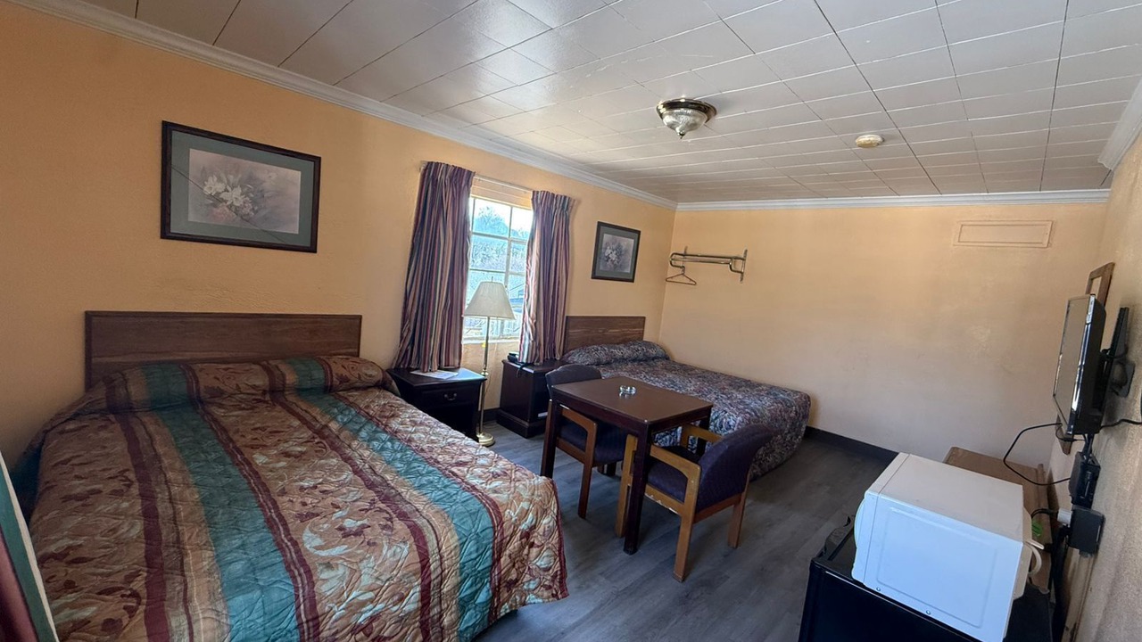 Photo of Bedroom in Amory