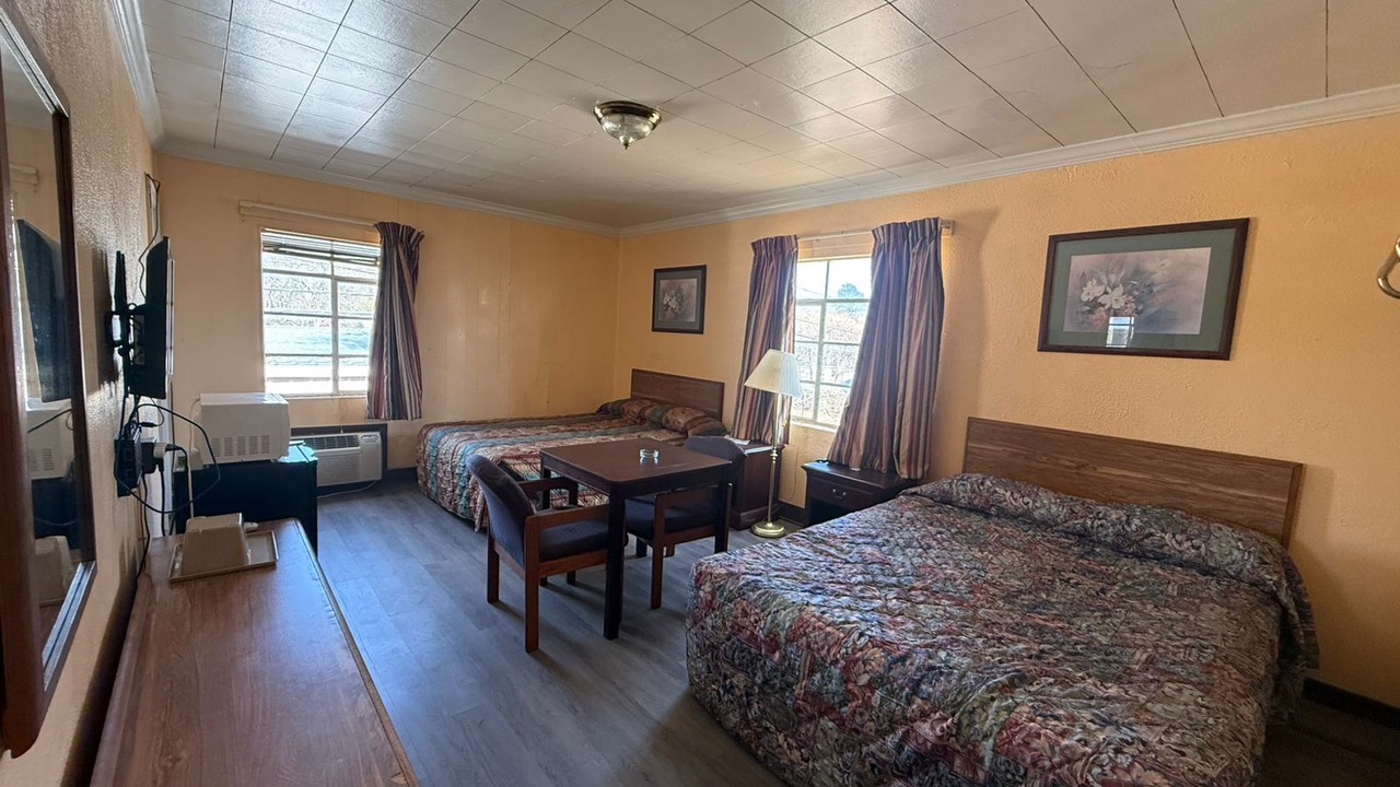 Photo of Bedroom in Amory