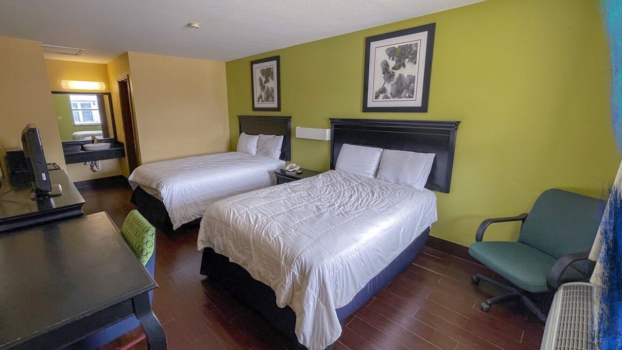 Photo of Bedroom in Central City