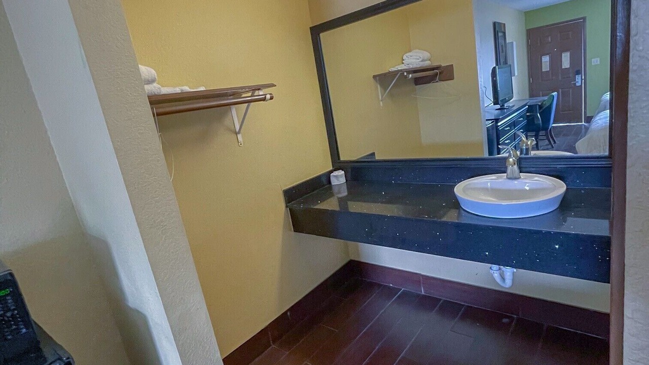 Photo of Bathroom in Central City