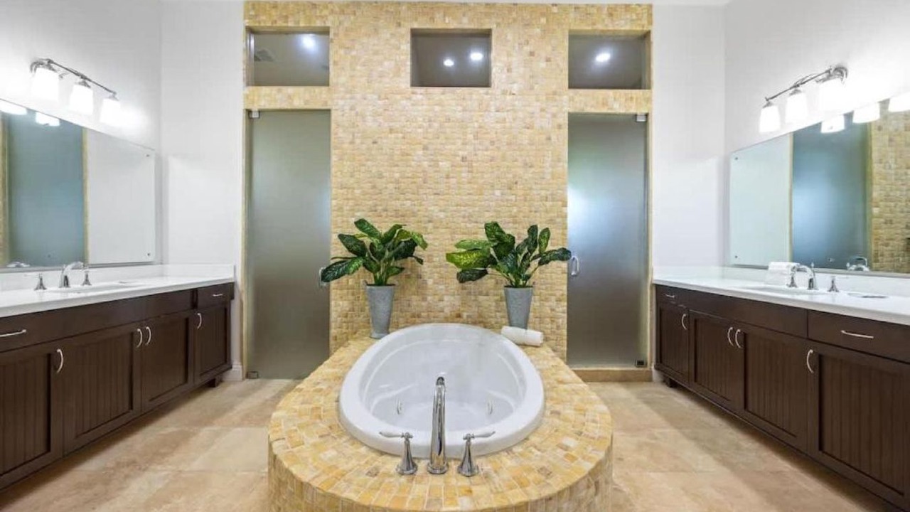 Photo of Bathroom in Plantation