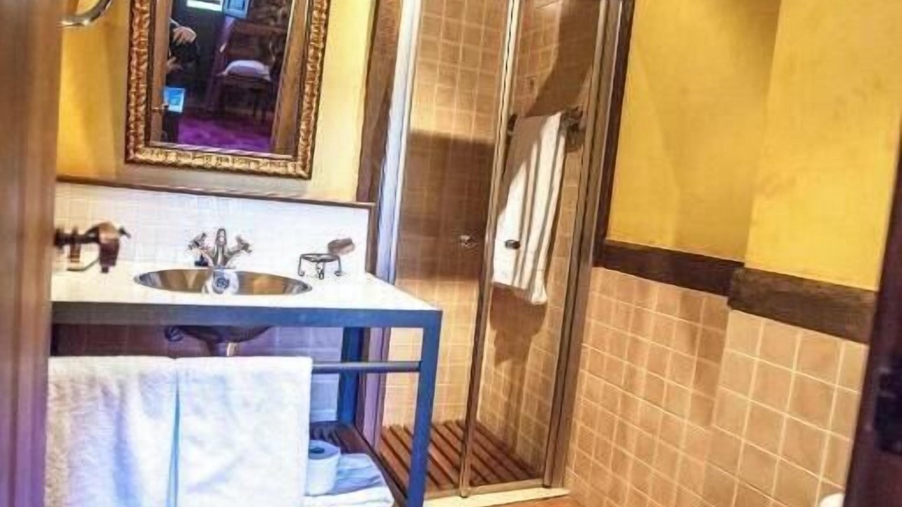 Photo of Bathroom in Arroyomolinos de la Vera