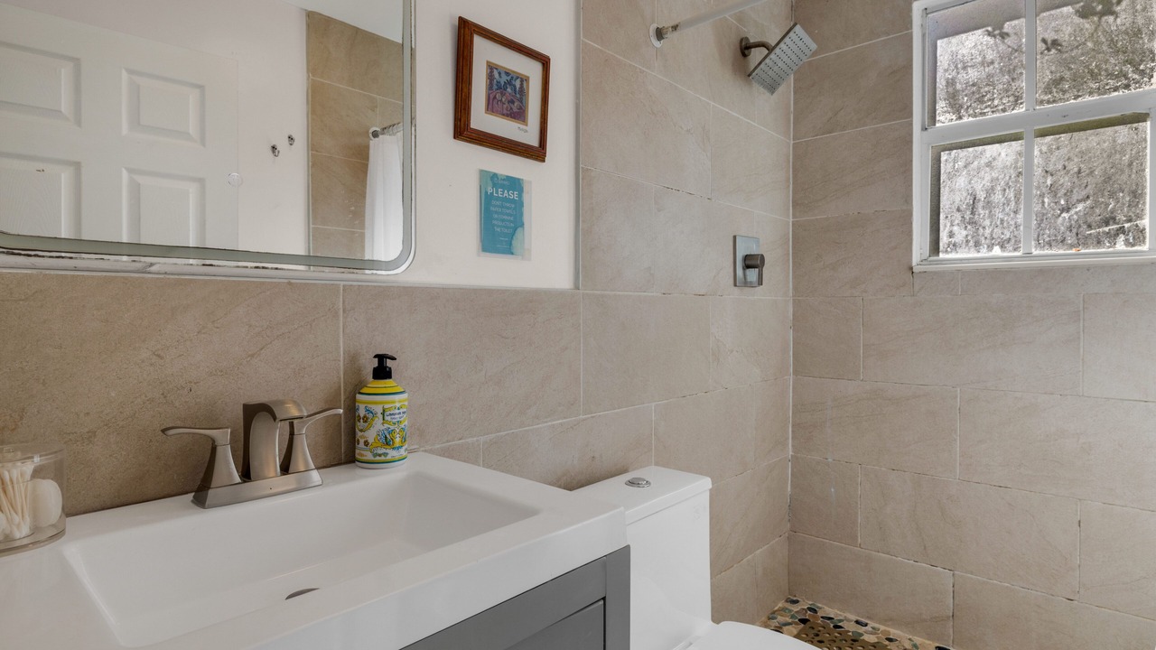 Photo of Bathroom in Little Haiti