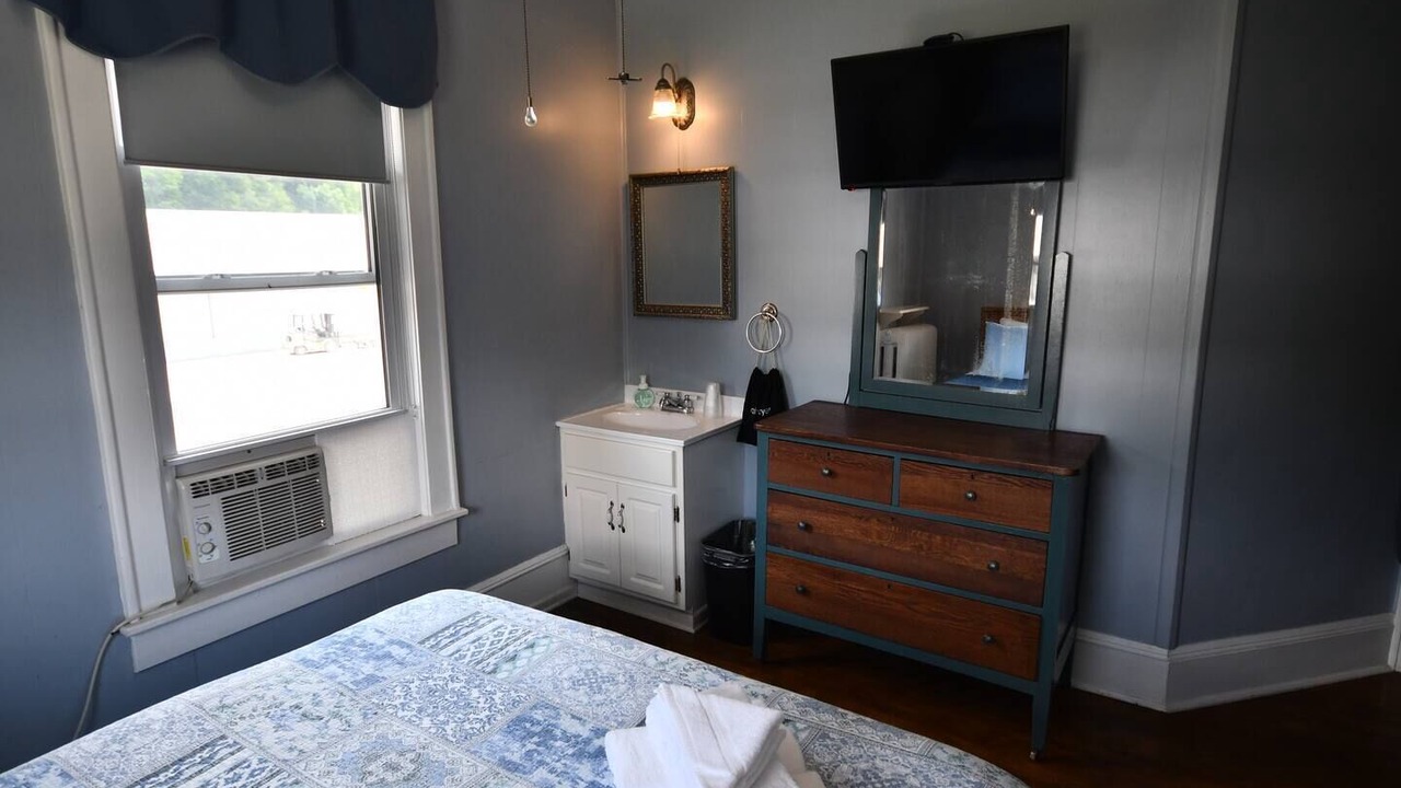 Photo of Bedroom in Marlinton